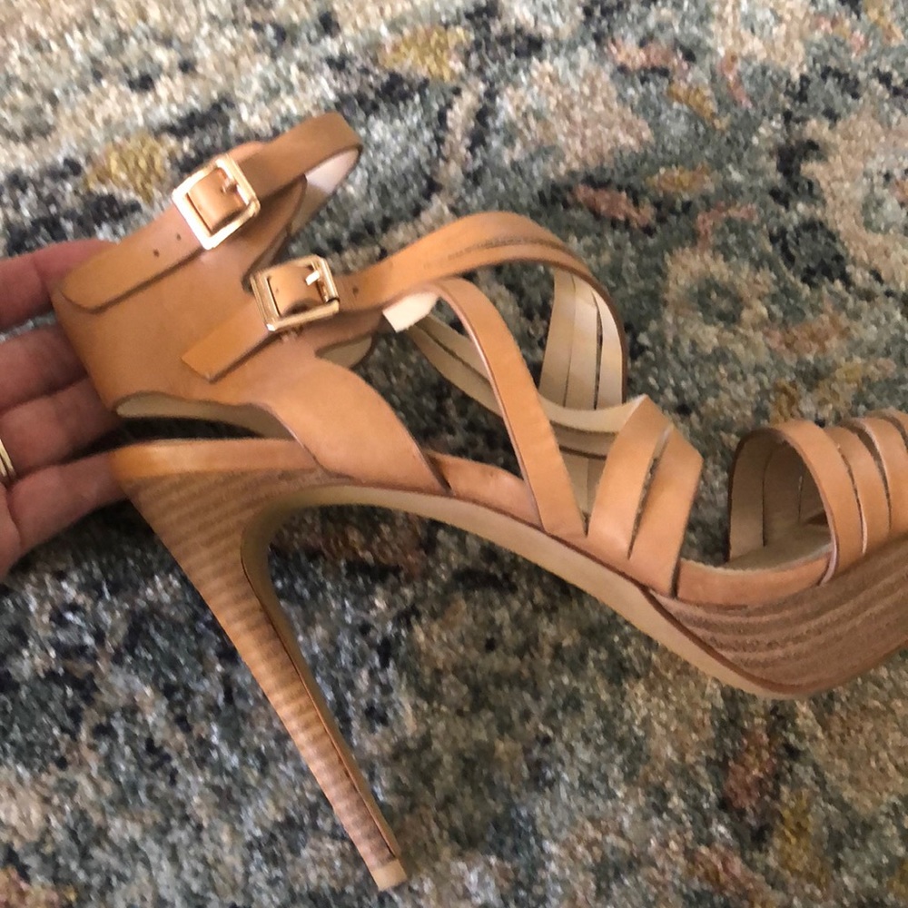 Vince Camuto size 9.5